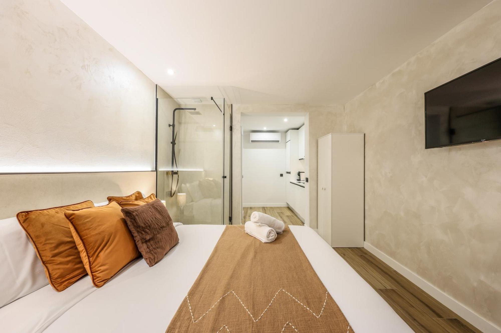 Asequible A Pasos De Callao, Mid Term Apartment