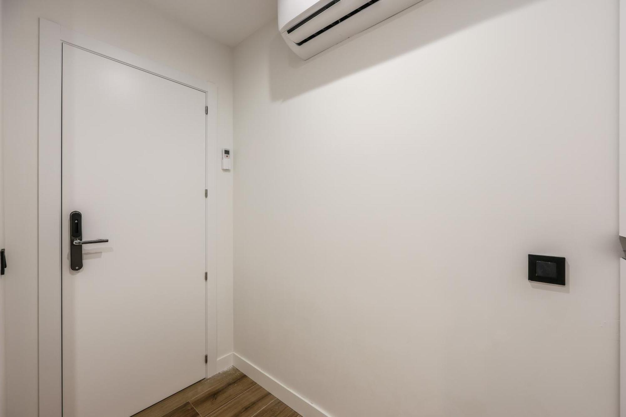 Apartment Asequible A Pasos De Callao, Mid Term Madrid