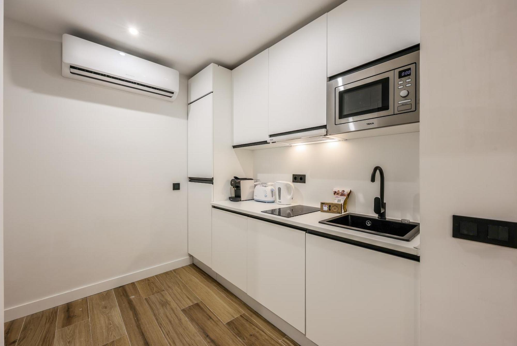 Asequible A Pasos De Callao, Mid Term Apartment