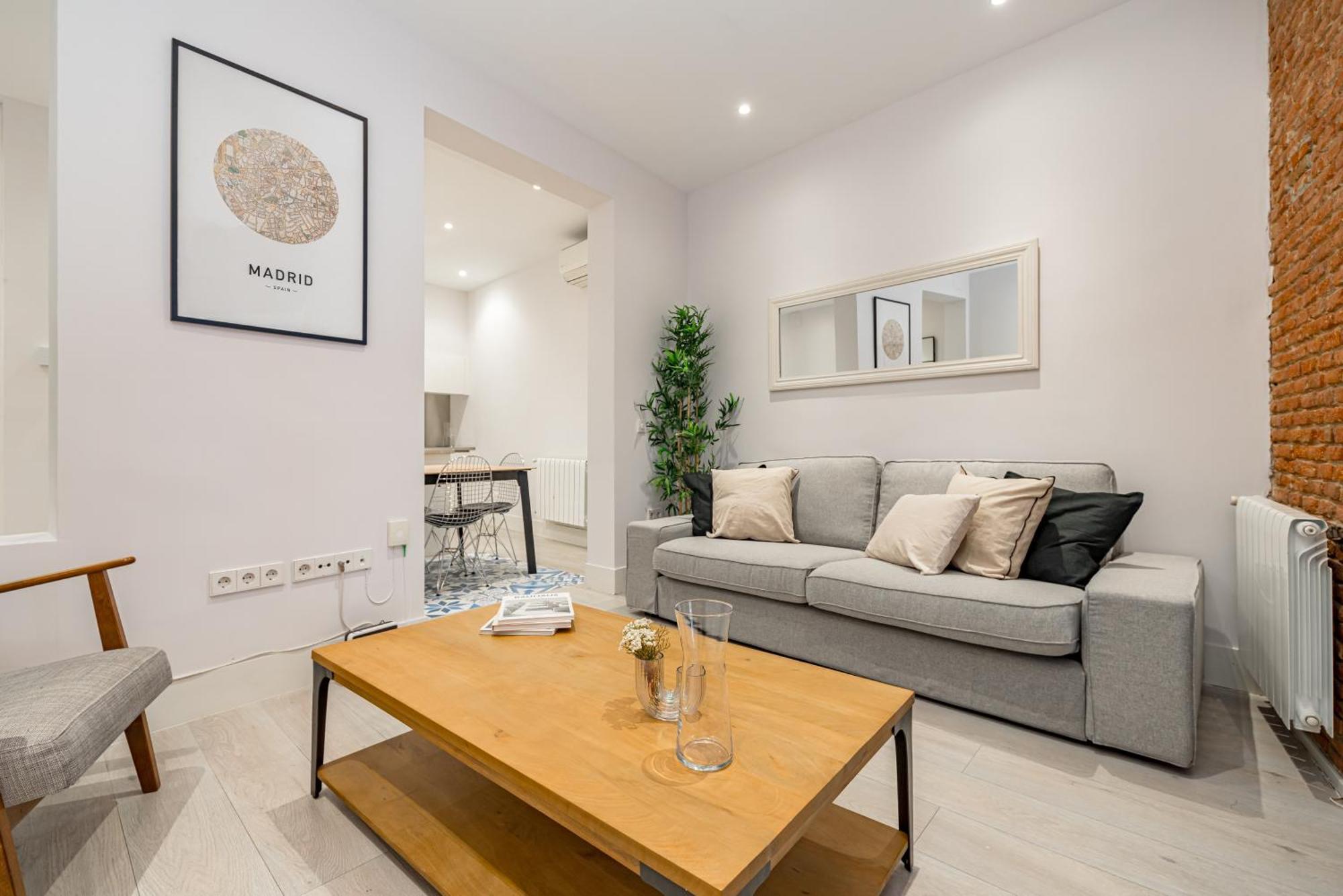 Apartamento Lalatina Ii Calle Almendro 3br 2bh *