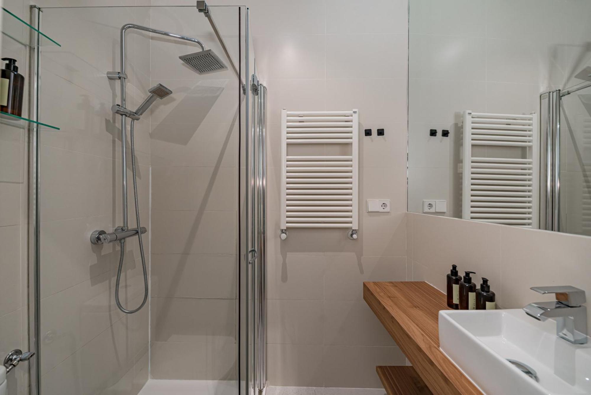 Apartamento Lalatina Ii Calle Almendro 3br 2bh Madrid