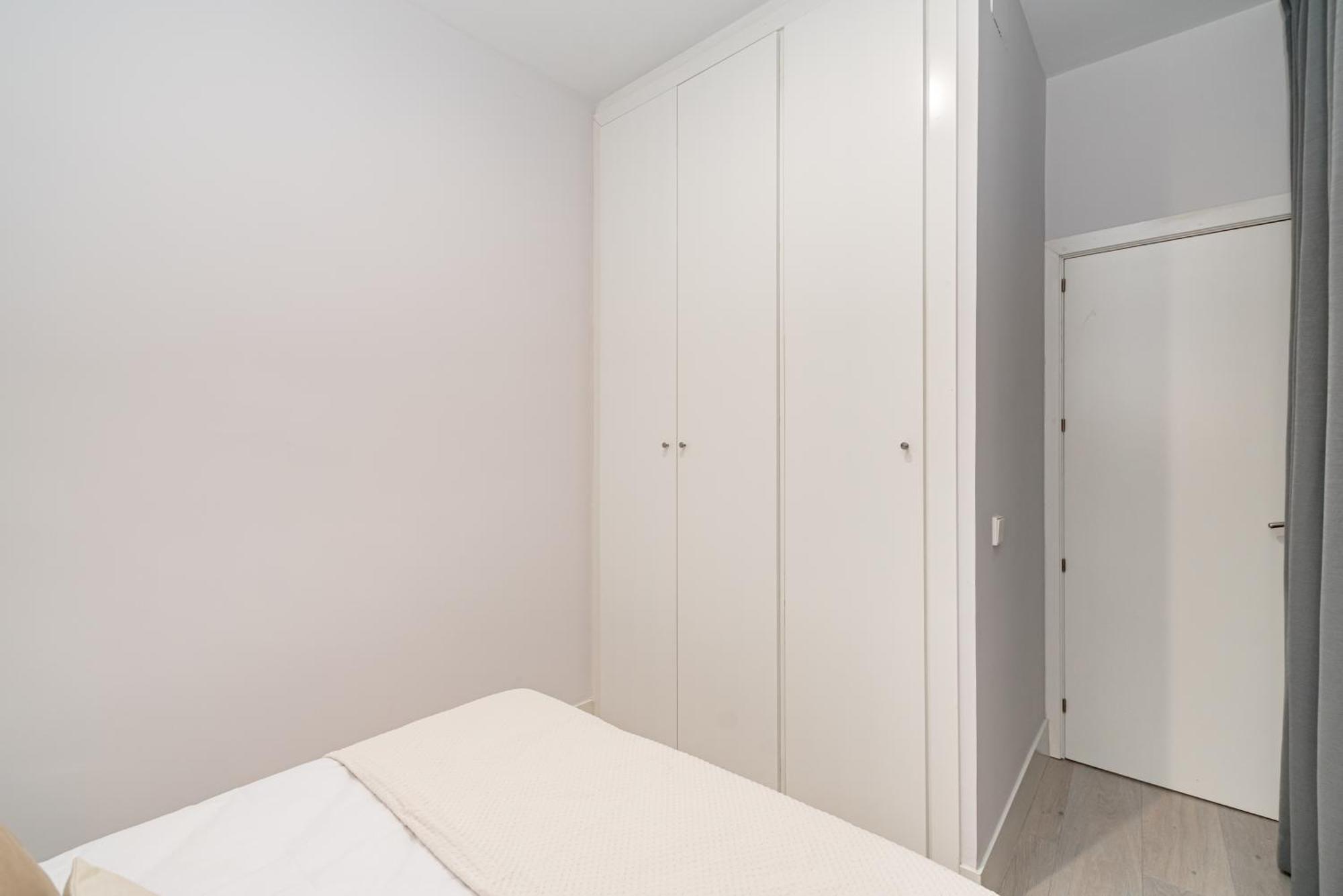 Lalatina Ii Calle Almendro 3br 2bh Apartamento