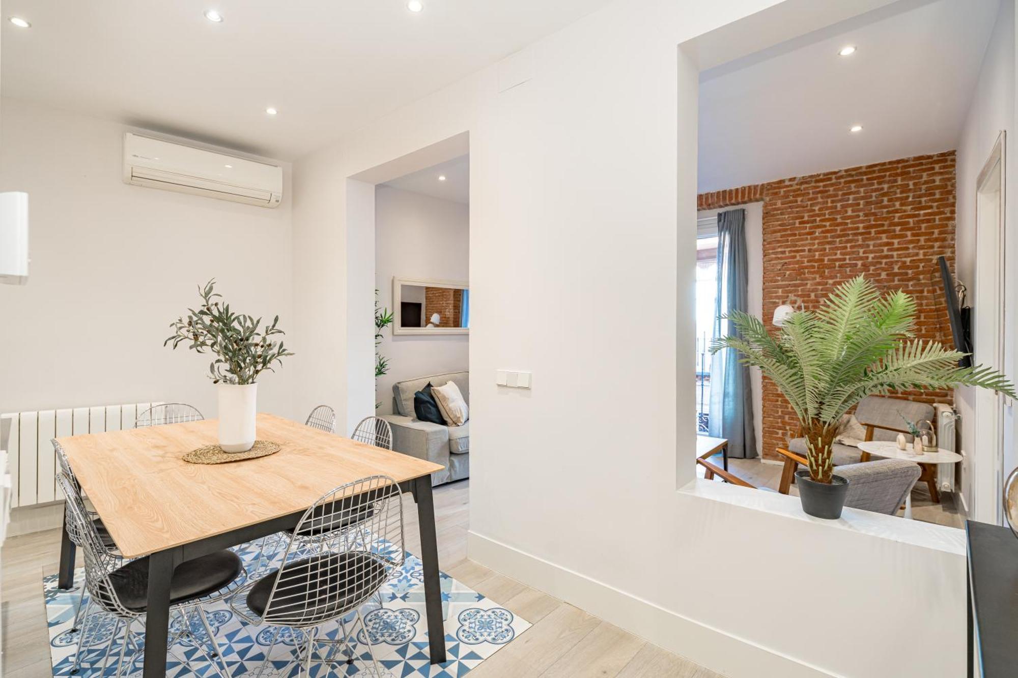 Apartamento Lalatina Ii Calle Almendro 3br 2bh *