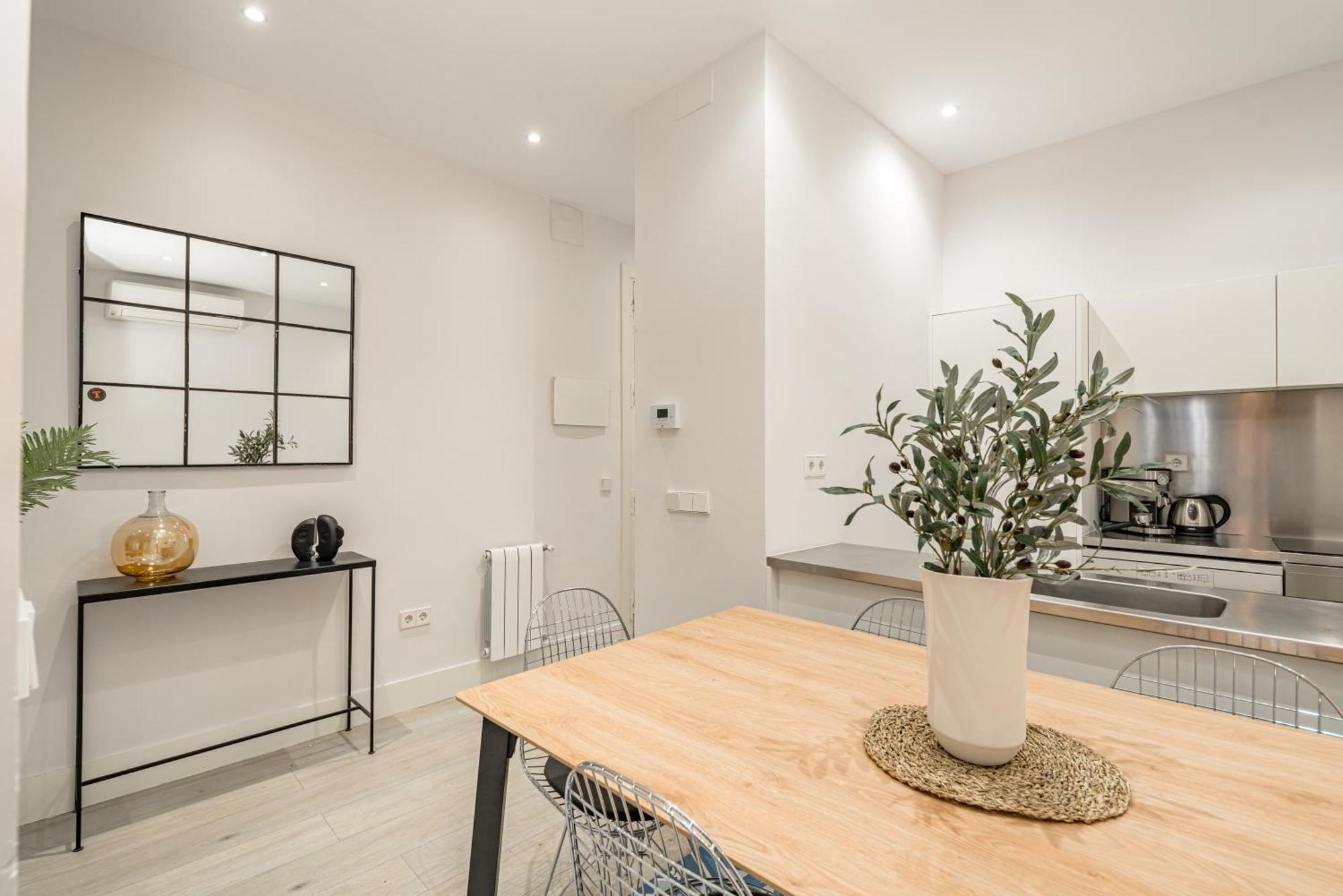 Lalatina Ii Calle Almendro 3br 2bh *