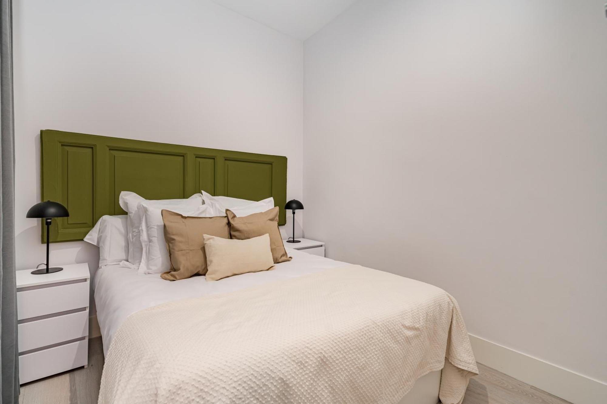 Lalatina Ii Calle Almendro 3br 2bh Apartamento *