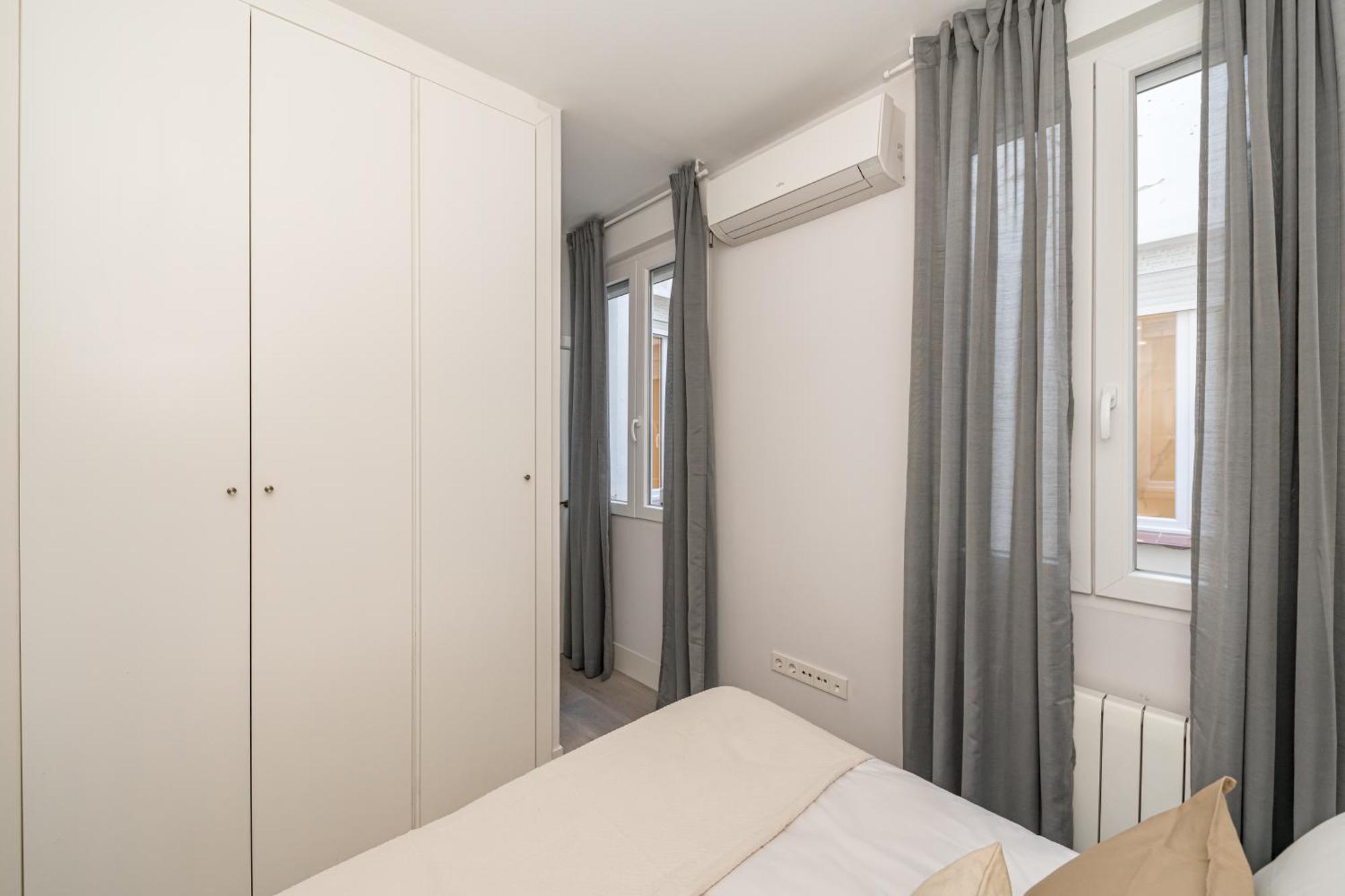Lalatina Ii Calle Almendro 3br 2bh Apartamento