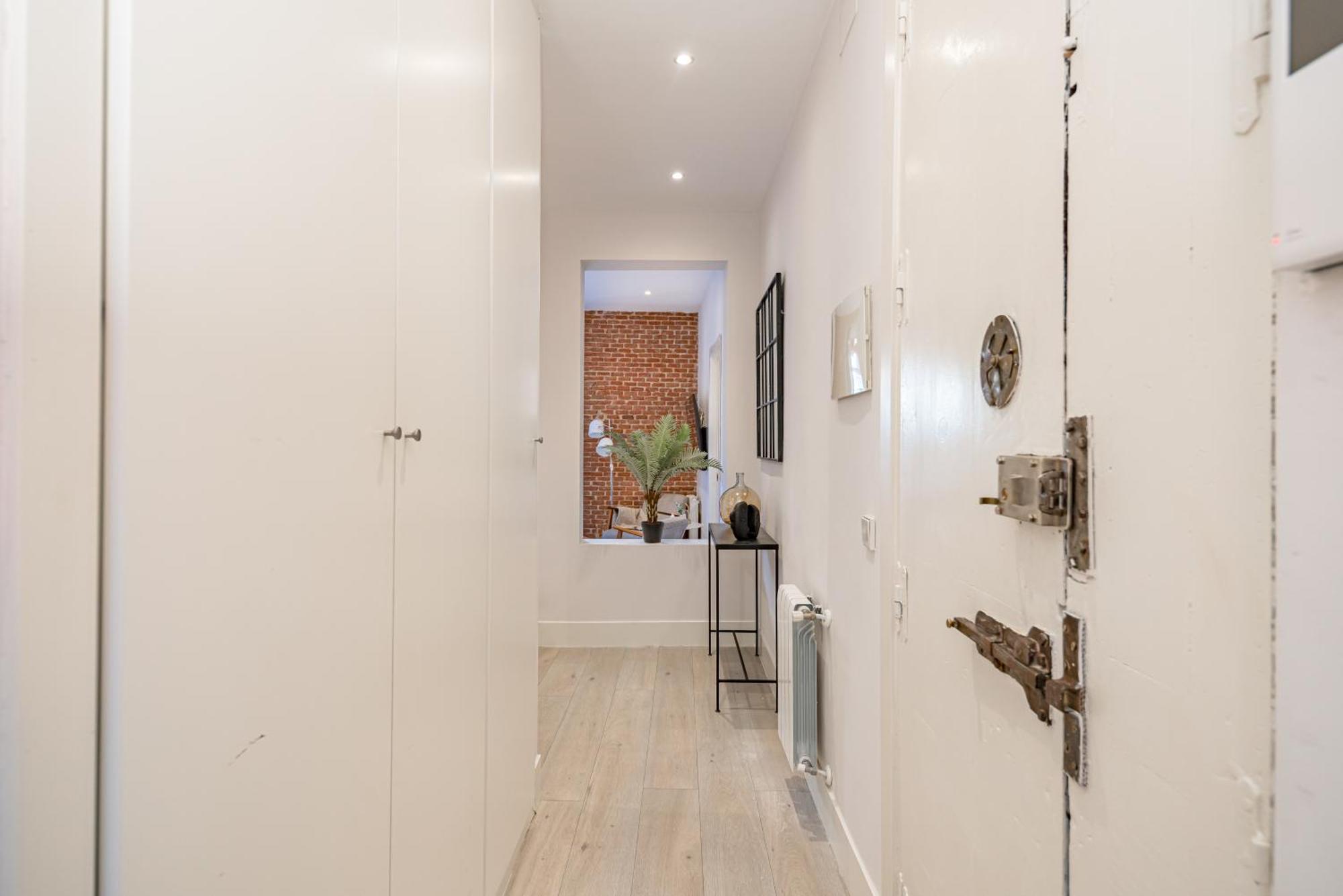 Apartamento Lalatina Ii Calle Almendro 3br 2bh