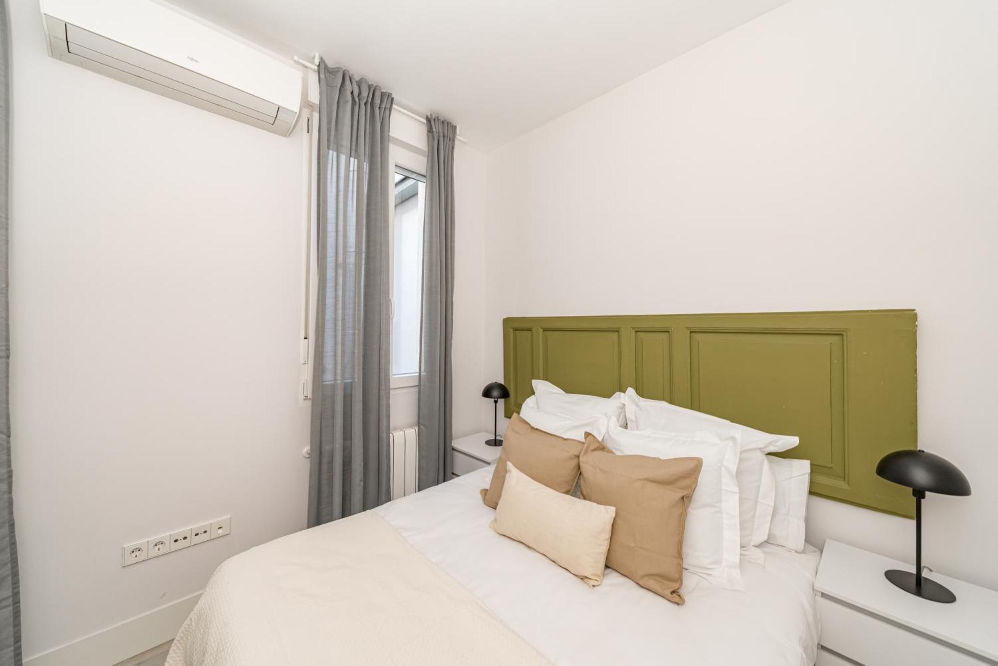 Lalatina Ii Calle Almendro 3br 2bh Madrid
