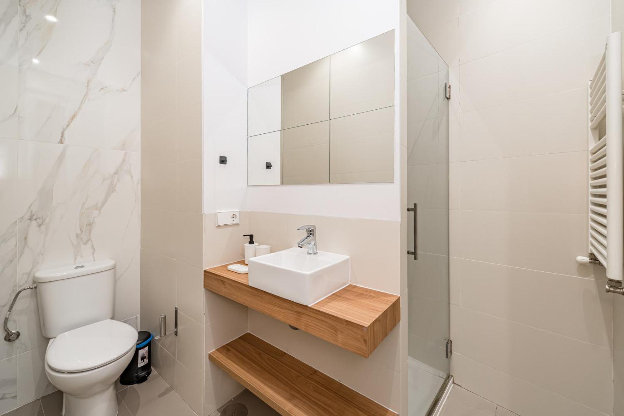 Lalatina Ii Calle Almendro 3br 2bh