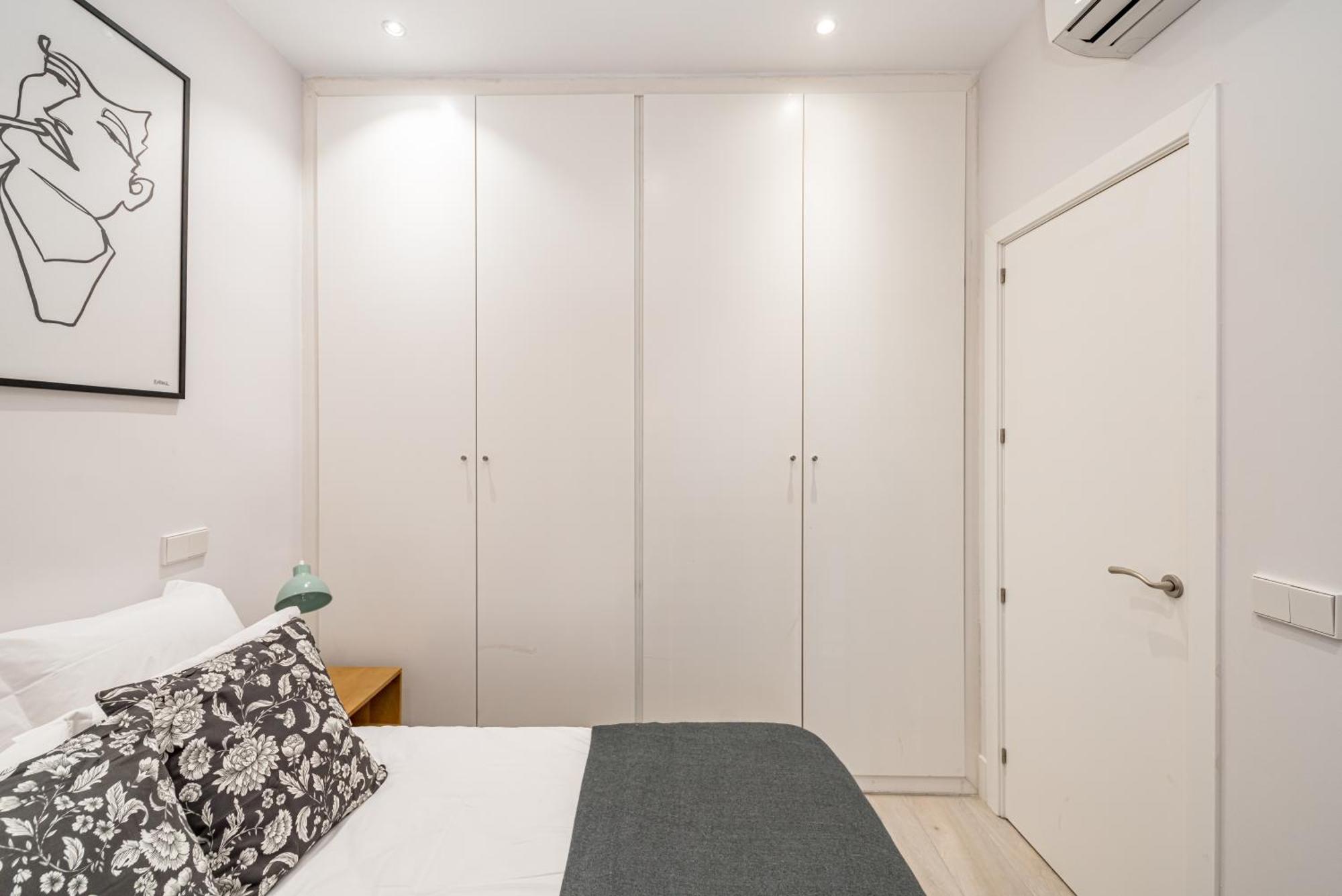 Lalatina Ii Calle Almendro 3br 2bh Apartamento *
