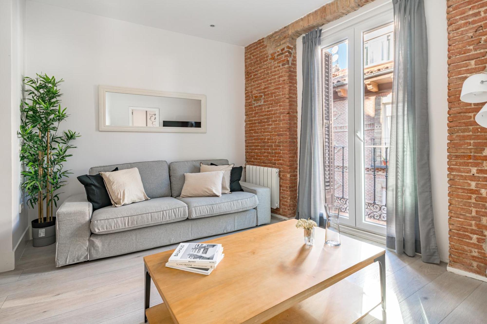 Apartamento Lalatina Ii Calle Almendro 3br 2bh *
