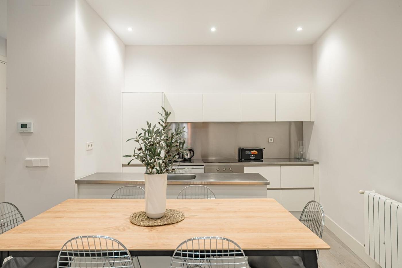 Lalatina Ii Calle Almendro 3br 2bh