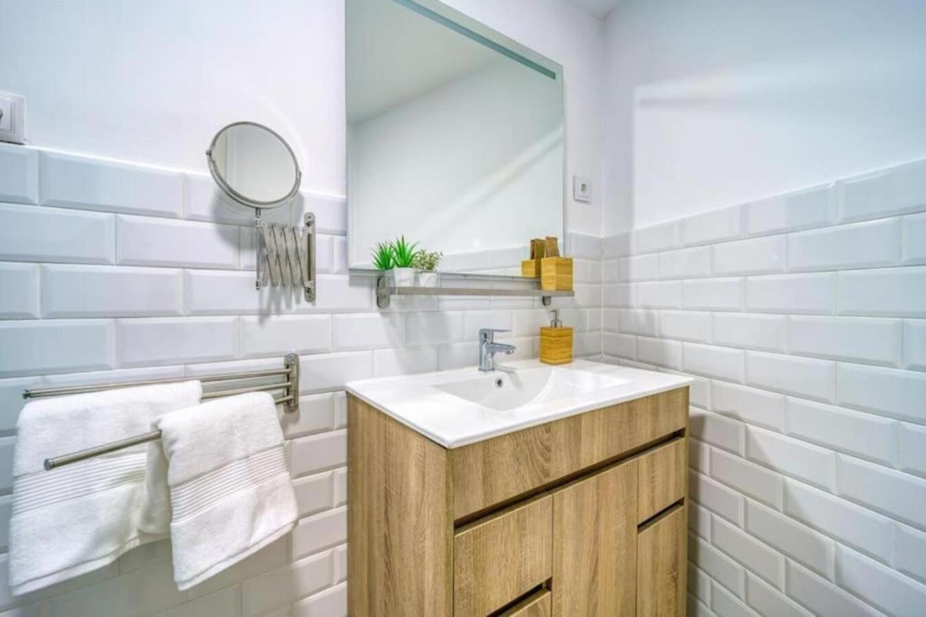 Ubicado En Centro - 5 Personas. Apartment Madrid