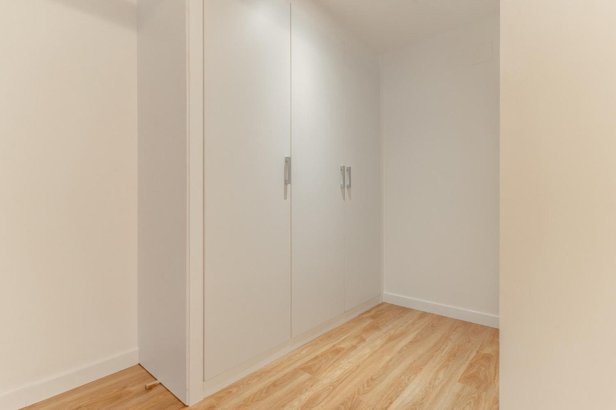 Large With Terrace- 2bd 1,5bth- Plaza Castilla * Madrid