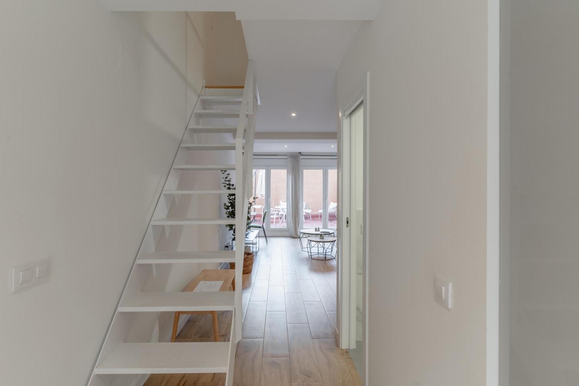Large With Terrace- 2bd 1,5bth- Plaza Castilla Apartment