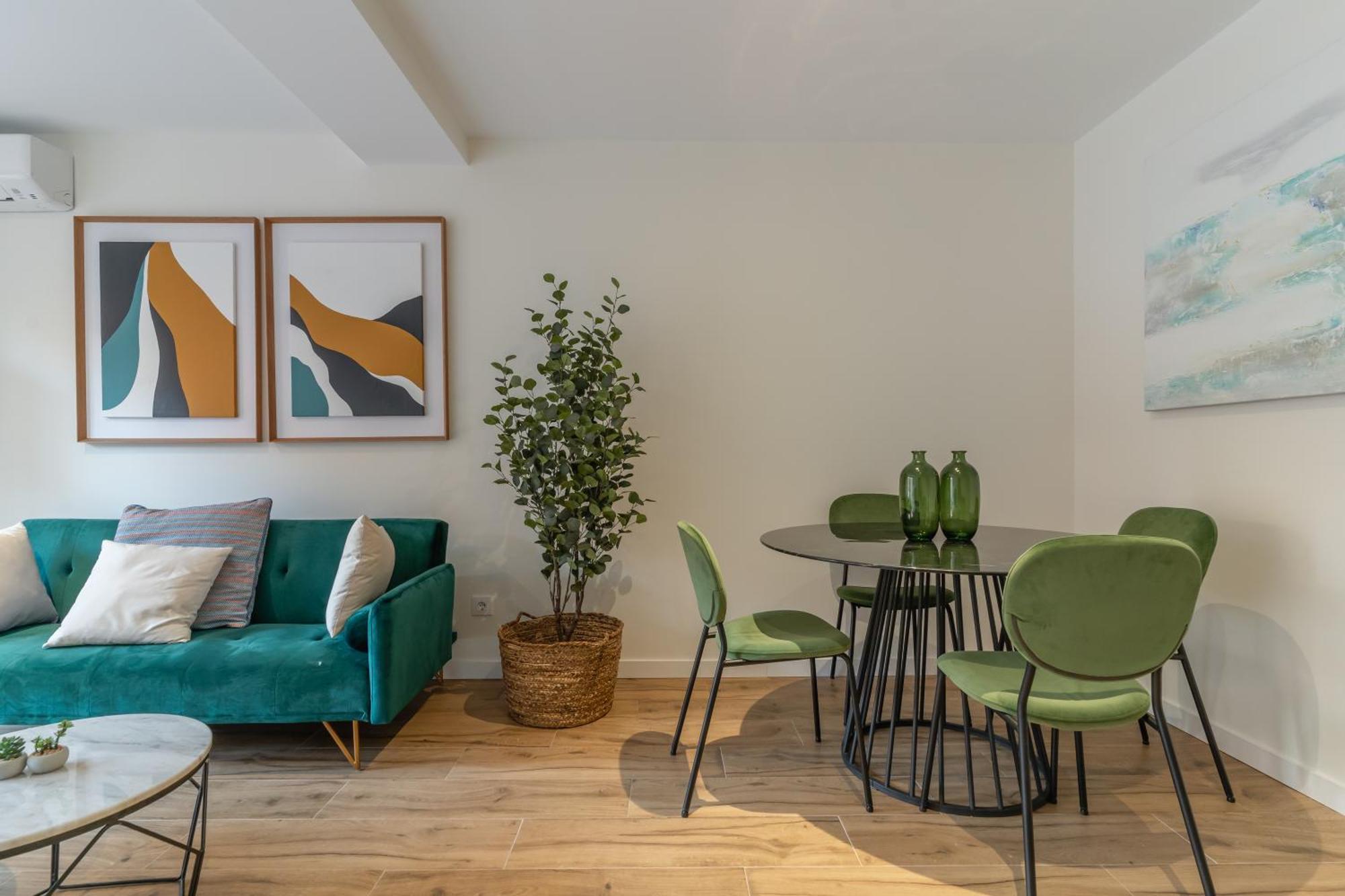 Apartment Large With Terrace- 2bd 1,5bth- Plaza Castilla Madrid