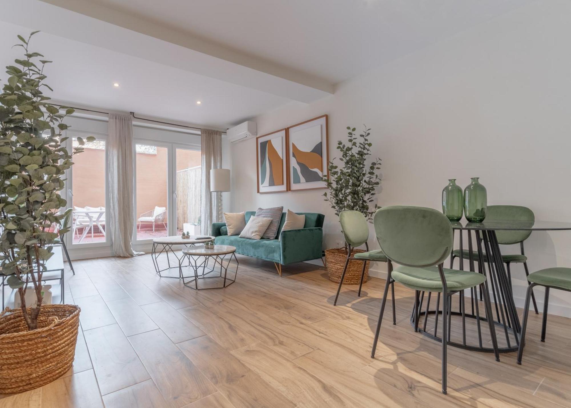 Large With Terrace- 2bd 1,5bth- Plaza Castilla