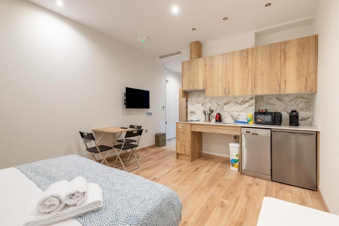 1 Bedroom 1 Bathroom Furnished - Justicia - Modern - Mintystay Apartamento *