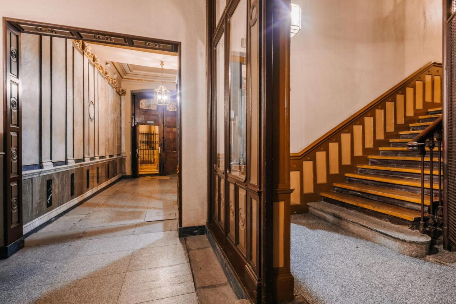 Stunning Near Gran Via Metro Apartment