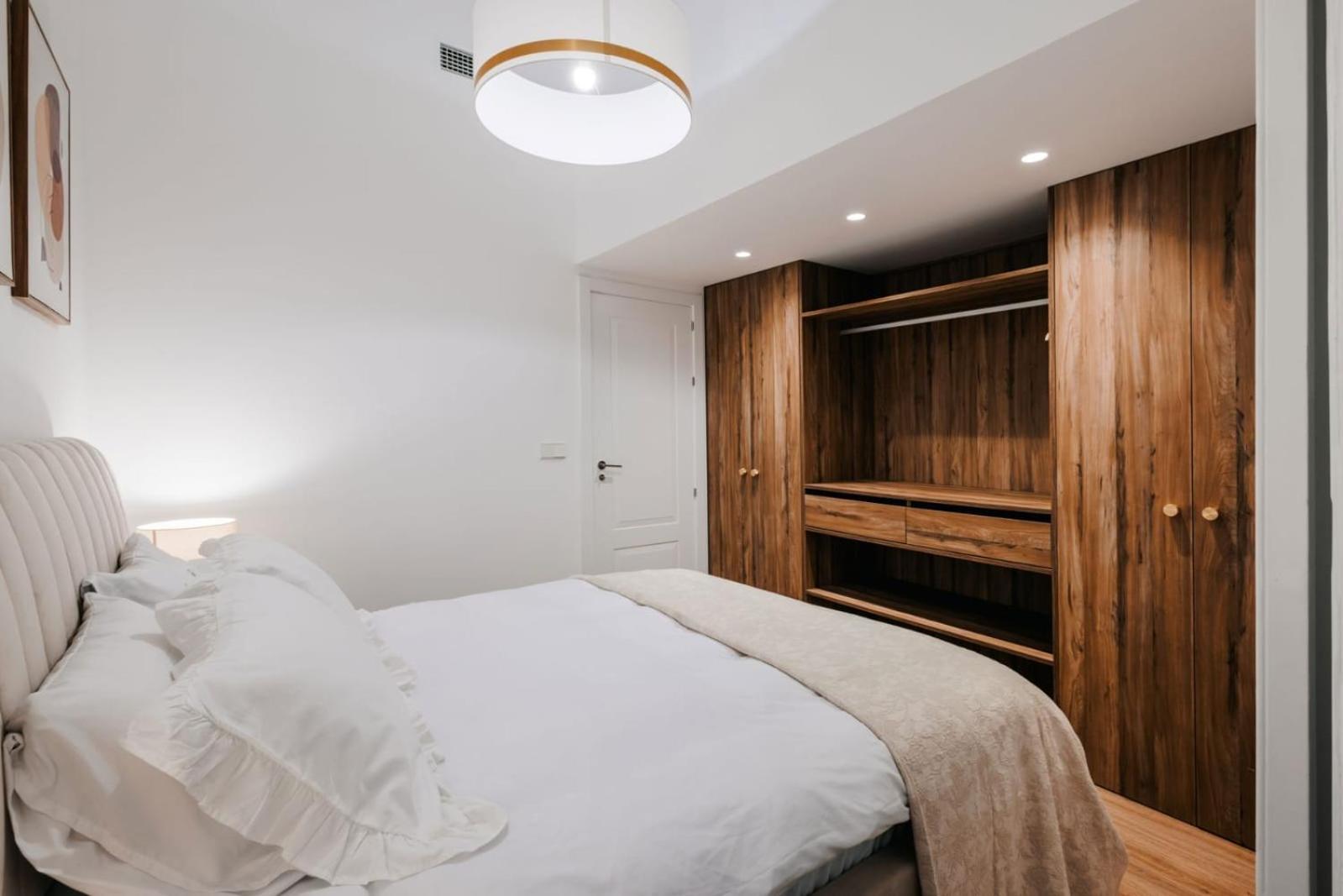 Stunning Near Gran Via Metro Apartment *