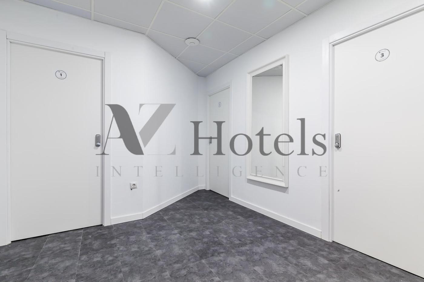 Ayz Ulises - Auto Check-in * Madrid