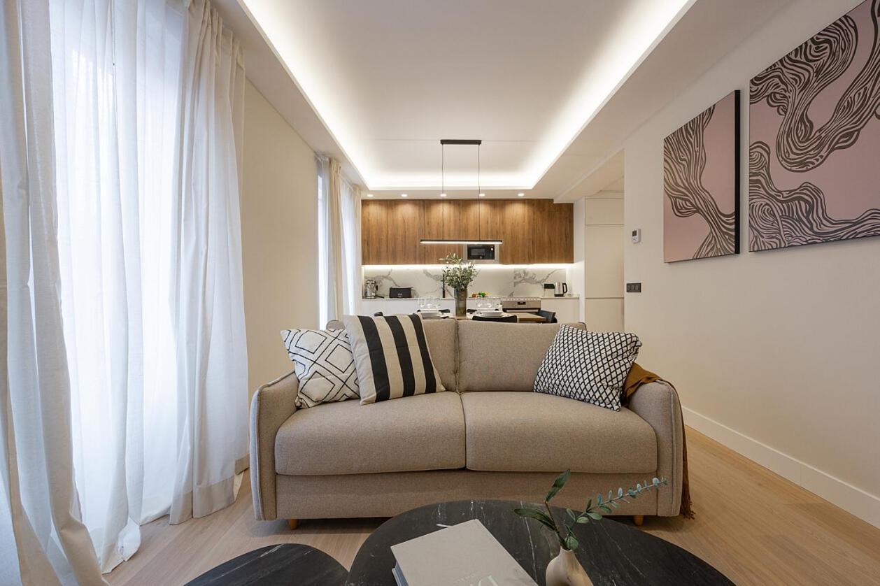 Gran Via Xv Calle De Conchas 4br 4bh Apartment Madrid