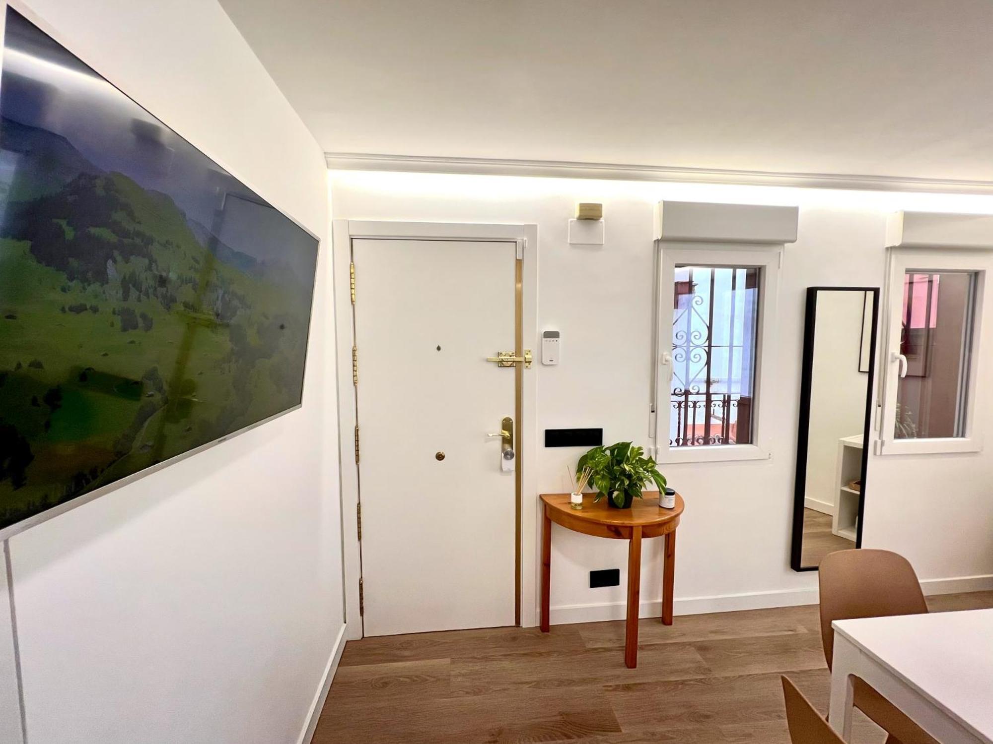 Apartment In The Heart Of Madrid-piso En Malasana *