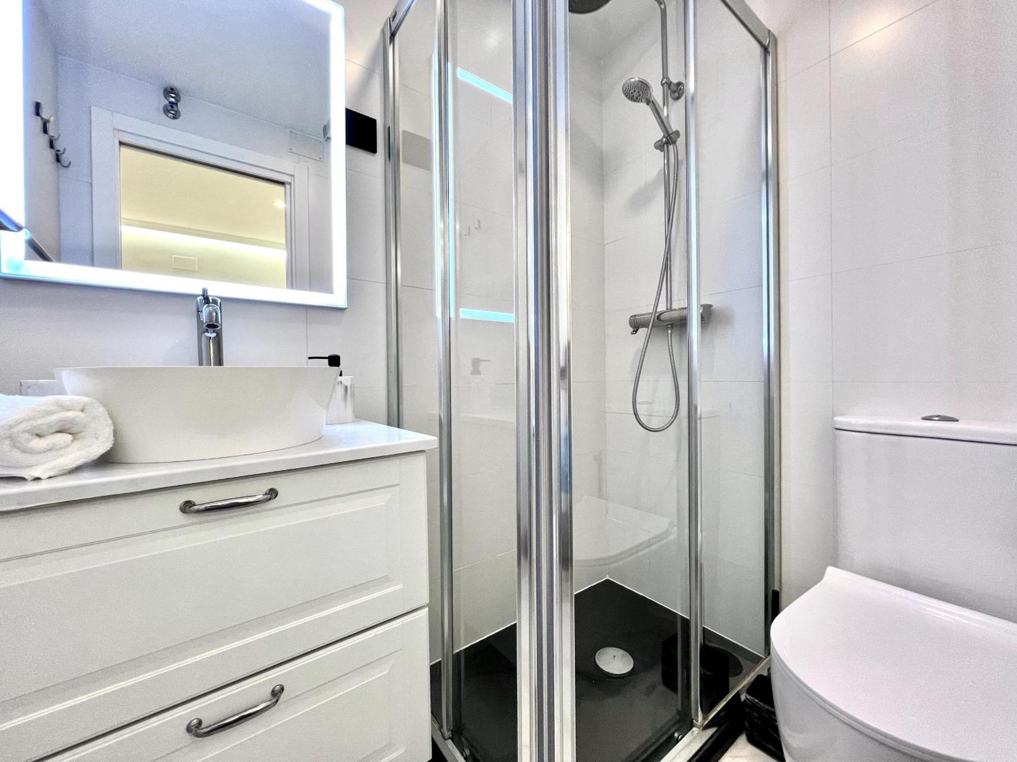 Apartment In The Heart Of Madrid-piso En Malasana