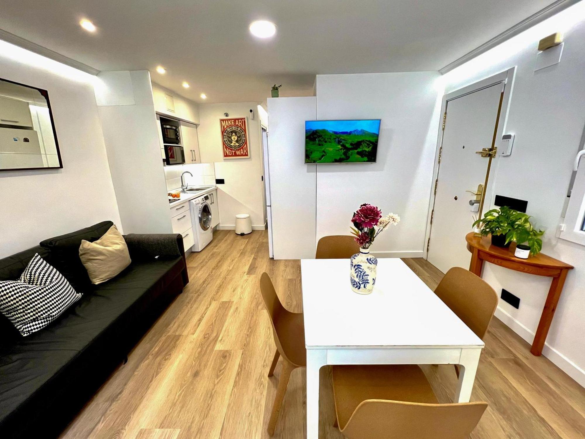 Apartment In The Heart Of Madrid-piso En Malasana *