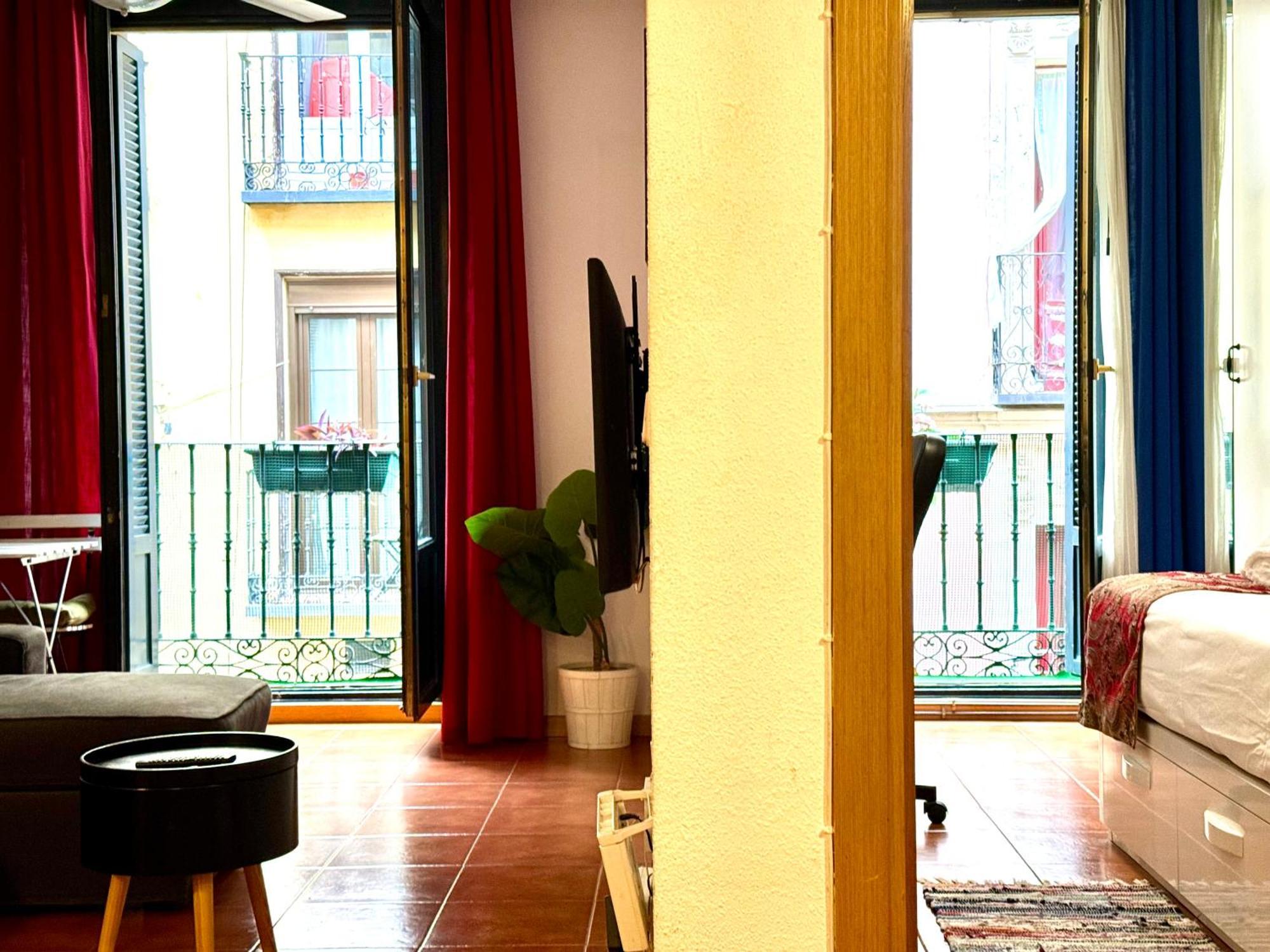 Bright Center 2bd Apartment *