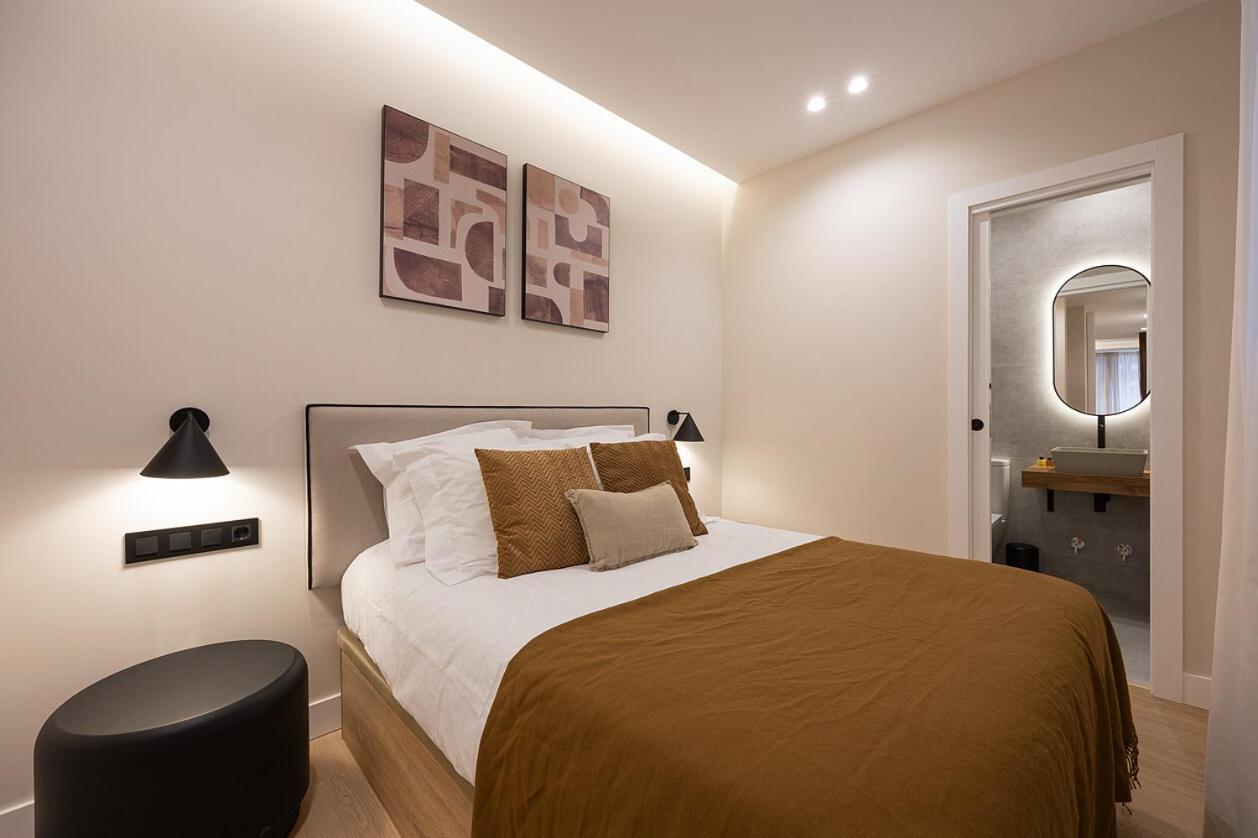 Gran Via Xv Calle De Conchas 4br 4bh Apartment Madrid