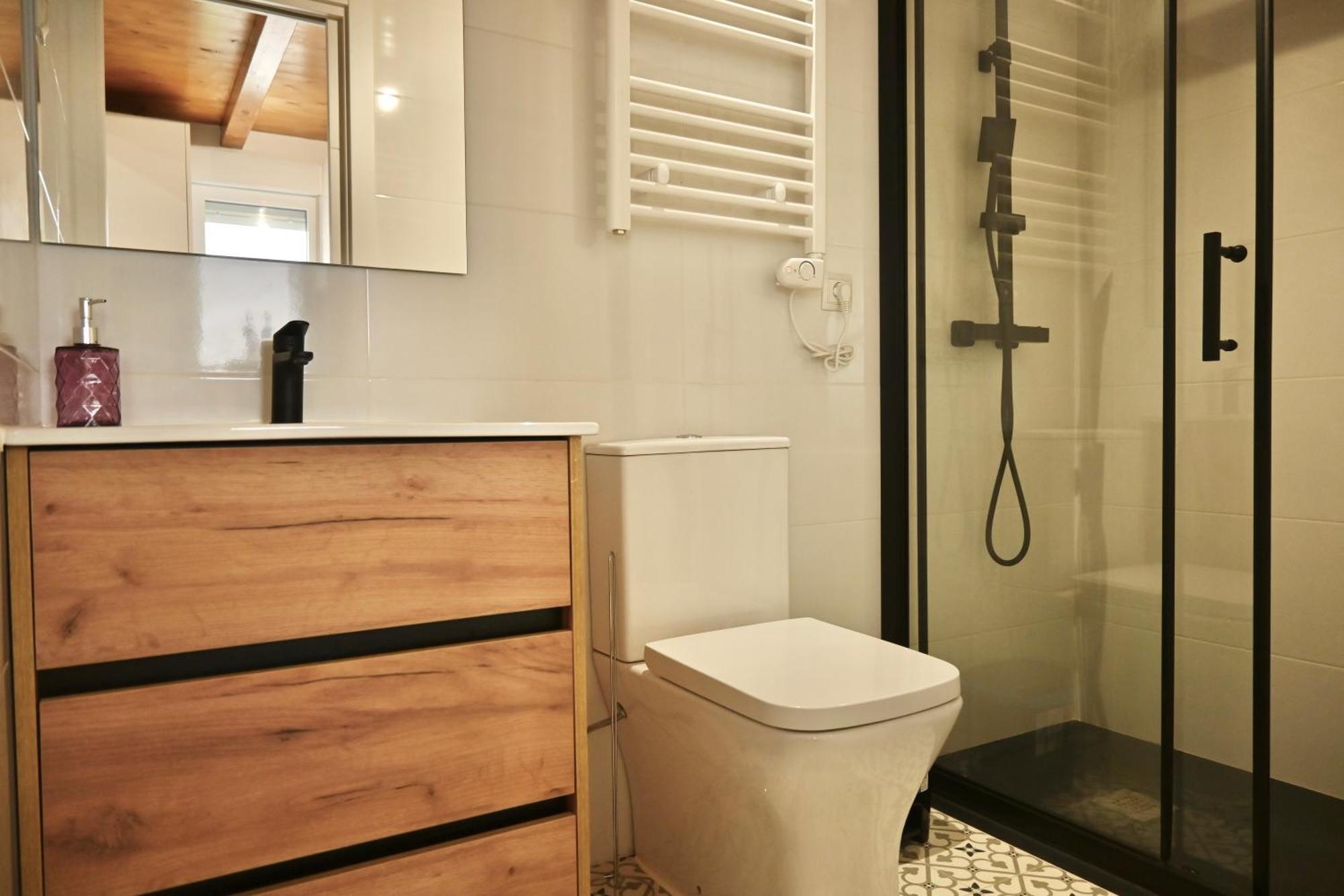 Apartamento Encantador Estudio Temporal Con Cama En Mezanine Cerca De La Vibrante Avenida Albufera Mpe35 Madrid