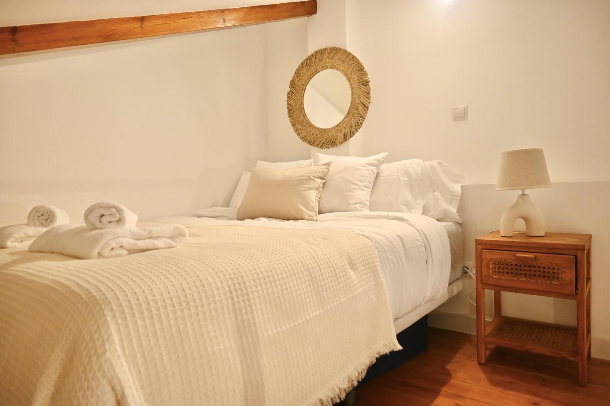 Encantador Estudio Temporal Con Cama En Mezanine Cerca De La Vibrante Avenida Albufera Mpe35 Apartamento