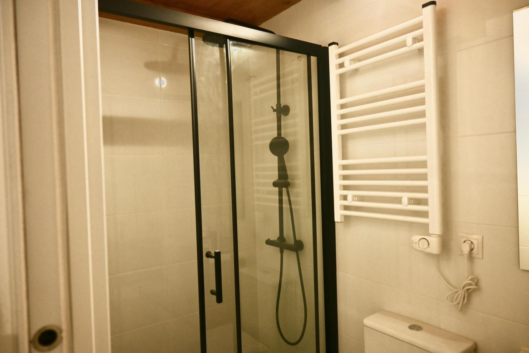 Encantador Estudio Temporal Con Cama En Mezanine Cerca De La Vibrante Avenida Albufera Mpe35 Apartamento *