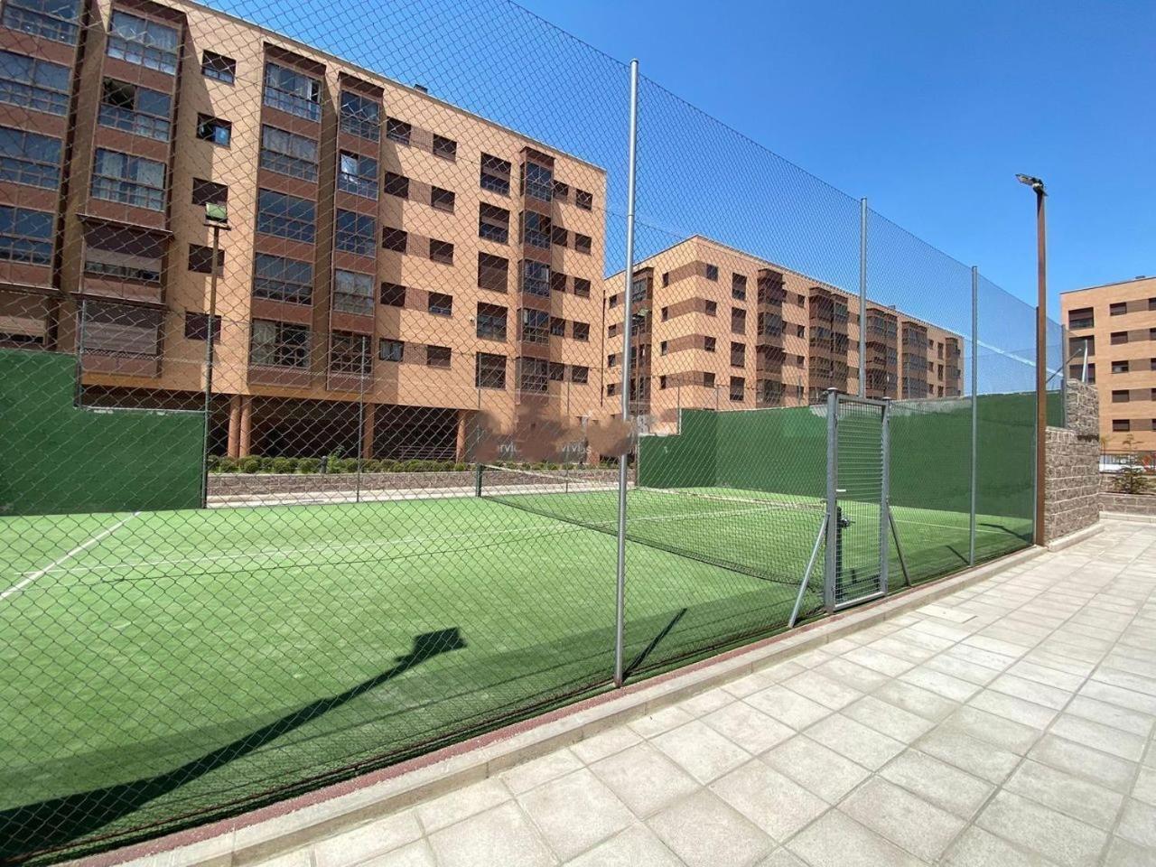 Deyanira 59 Airport Ifema Apartamento Madrid