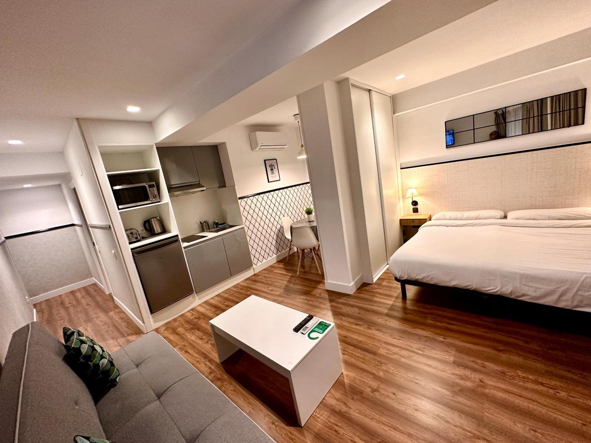 Far Gran Via Hostel