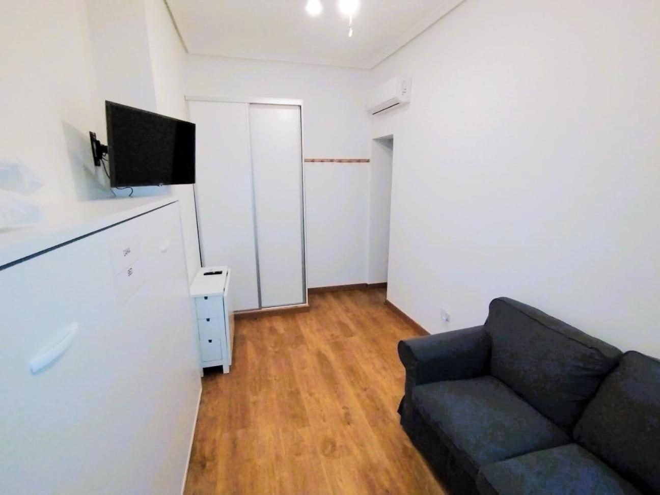 Apartment Puerta Del Sol - 6 *
