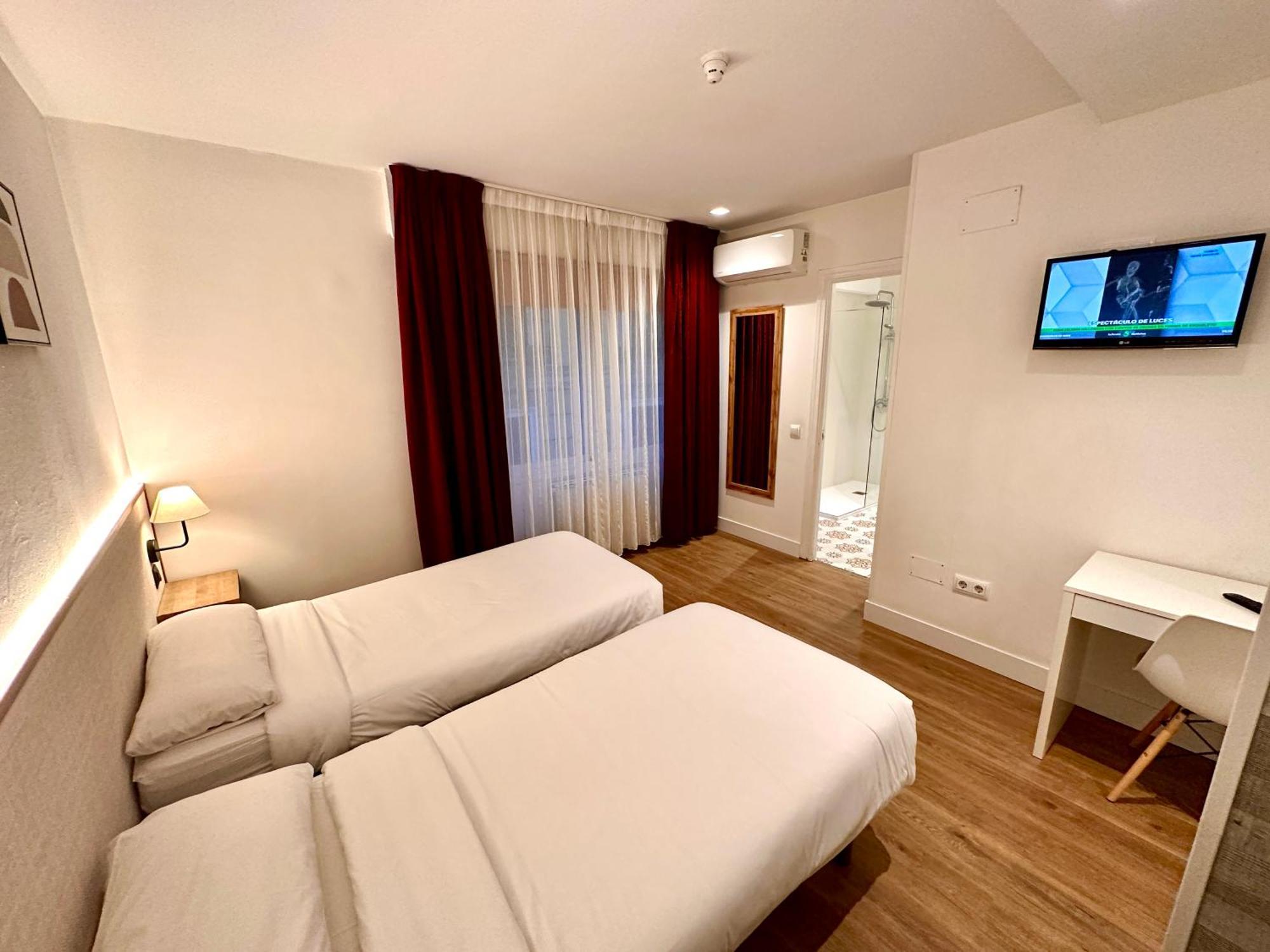 Hostel Far Gran Via