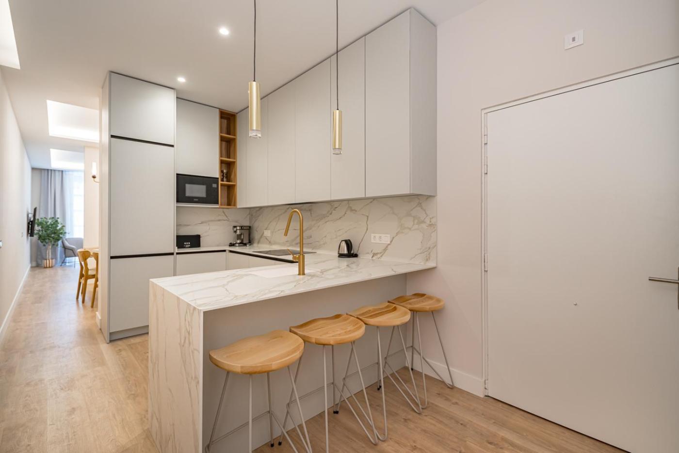 Lalatina Iv Calle Conde De Romanones 4br 4bh Apartment *