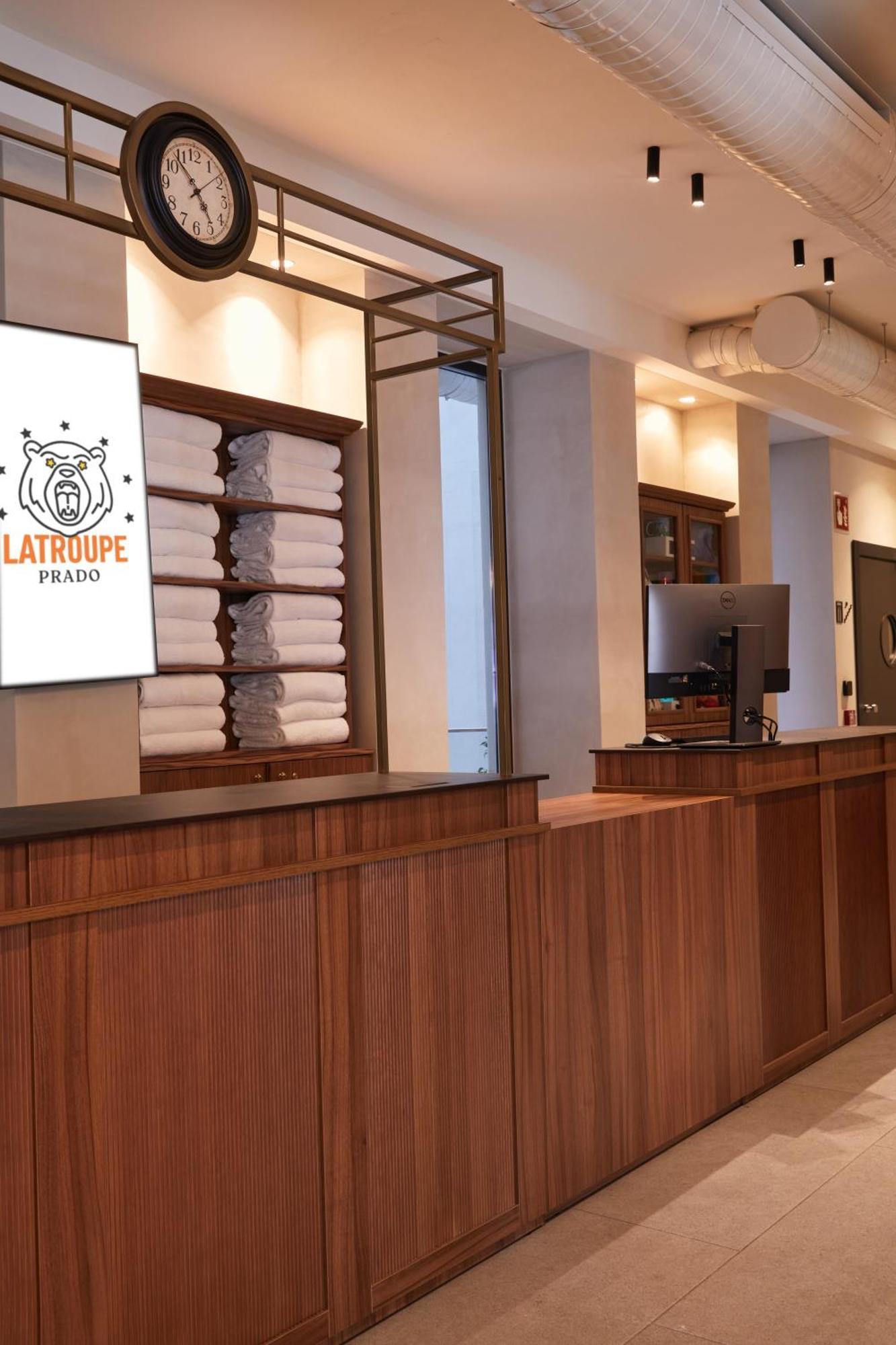 Latroupe Prado Hostel Madrid