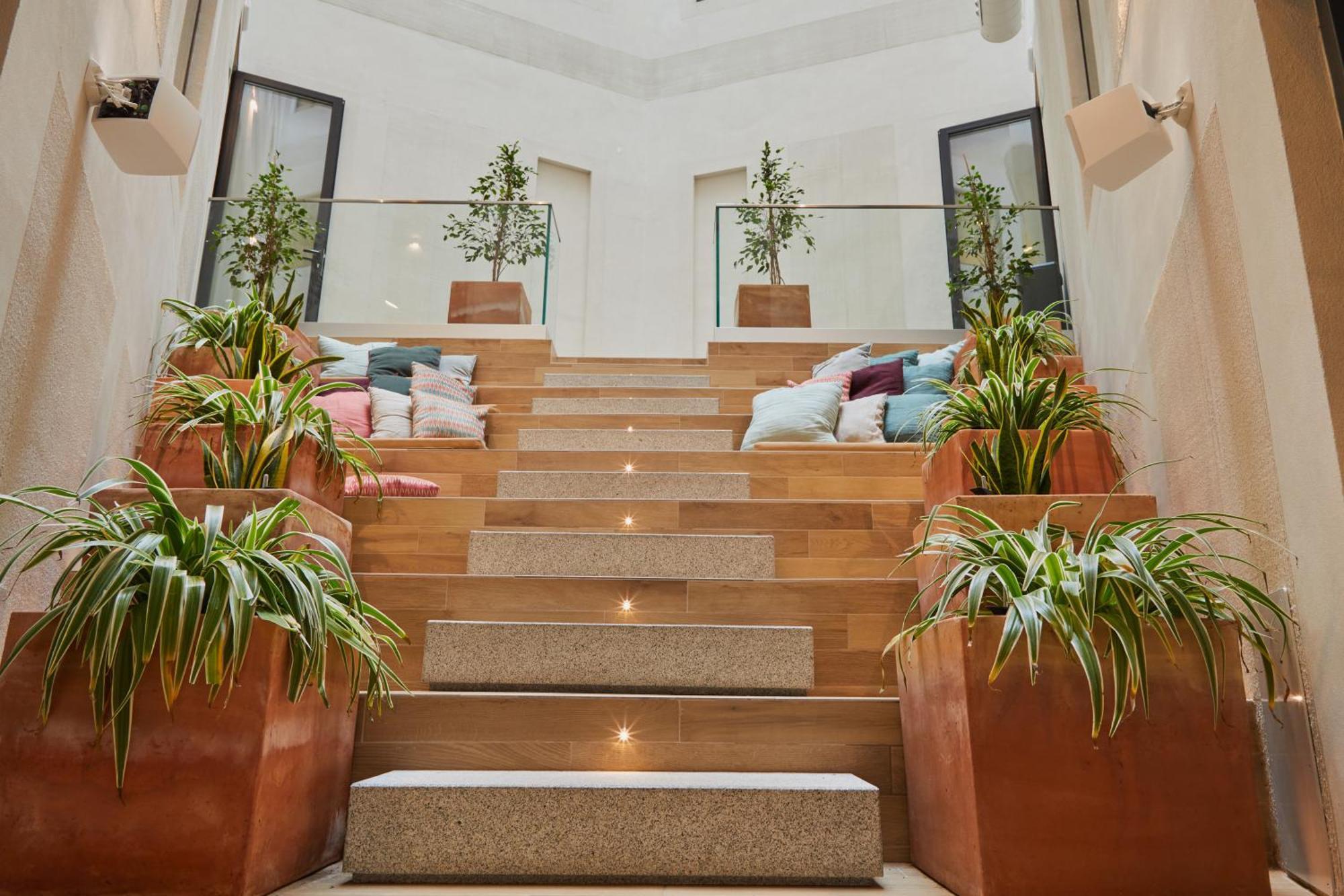 Hostel Latroupe Prado Madrid
