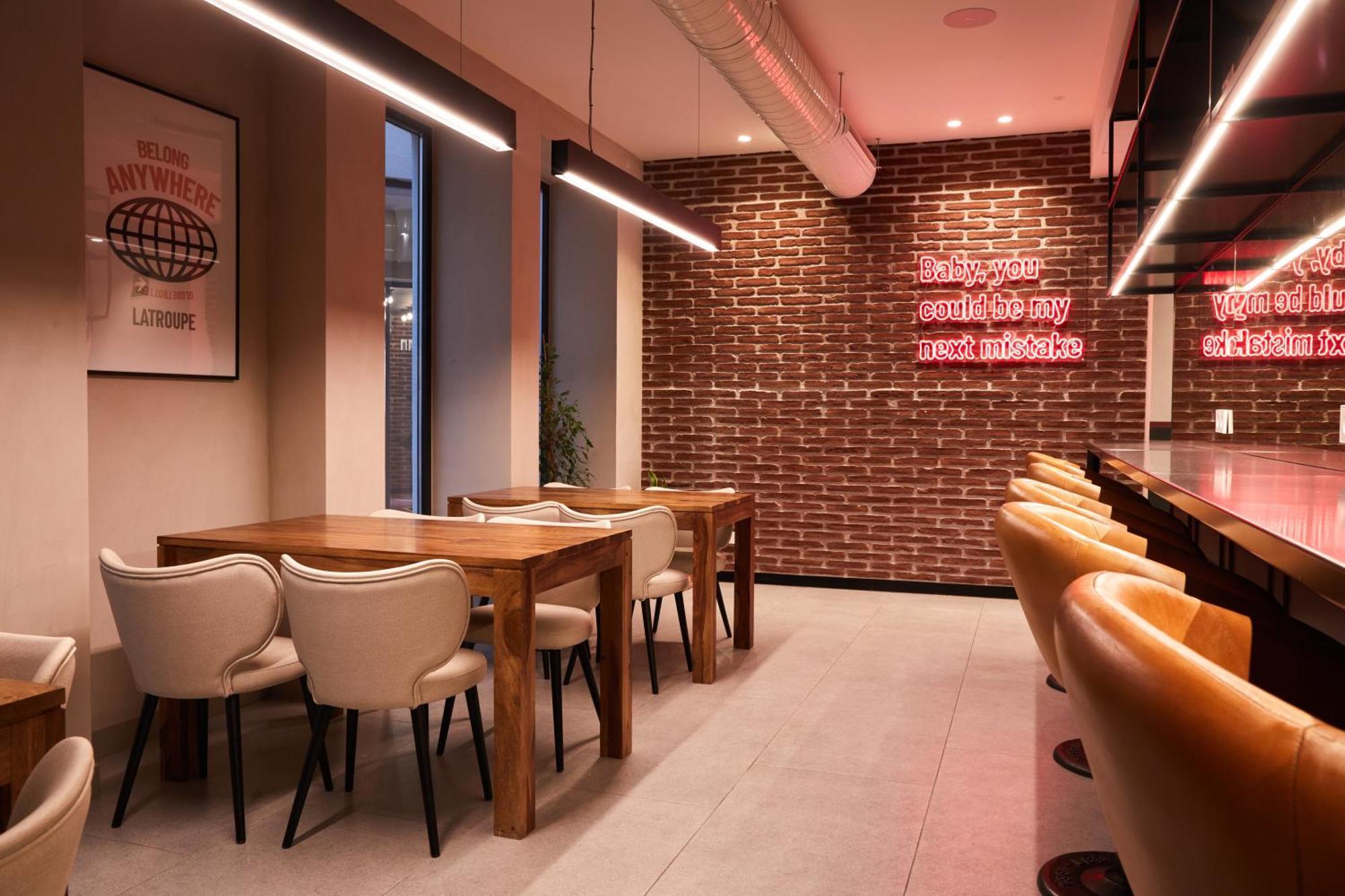 Latroupe Prado Hostel Madrid
