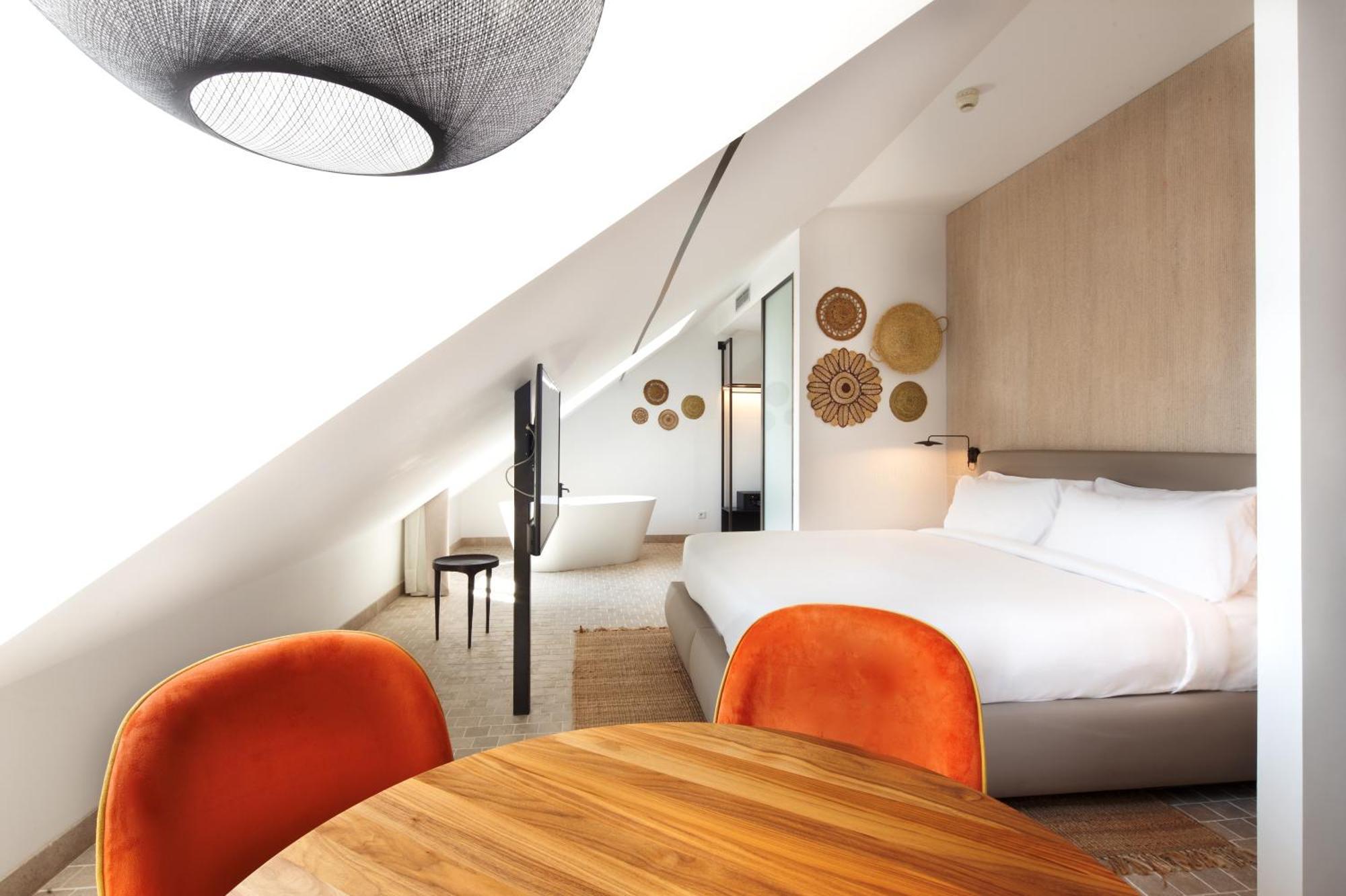Atocha Madrid, Tapestry Collection By Hilton