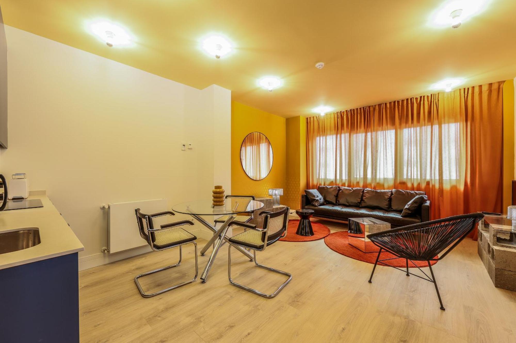 Amazinn Places Palacio Real Apartamento