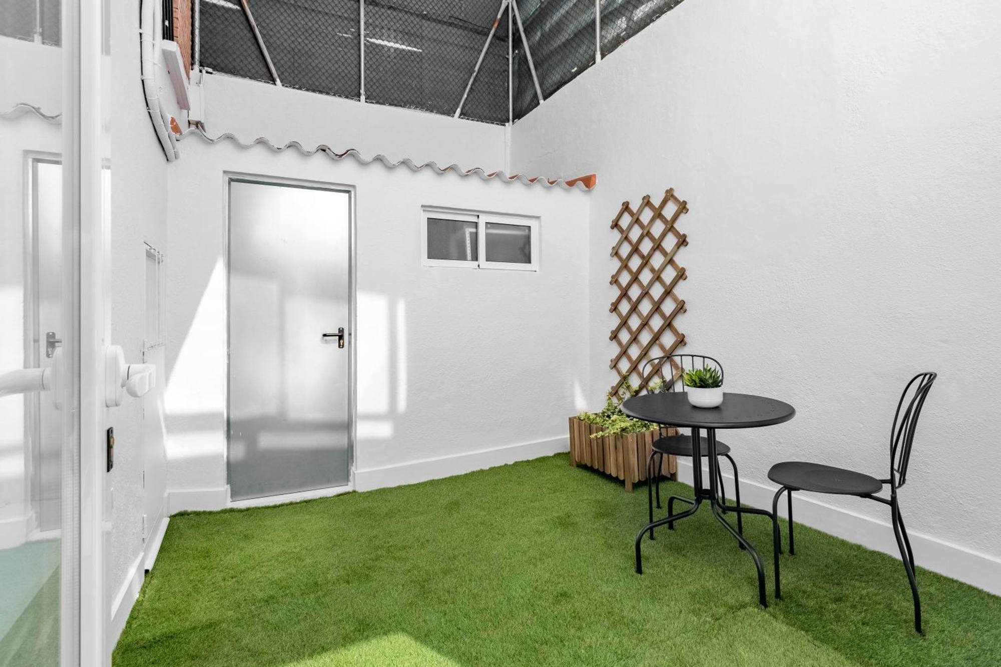 Apartamento Cozy 2 Bedroom With Patio *