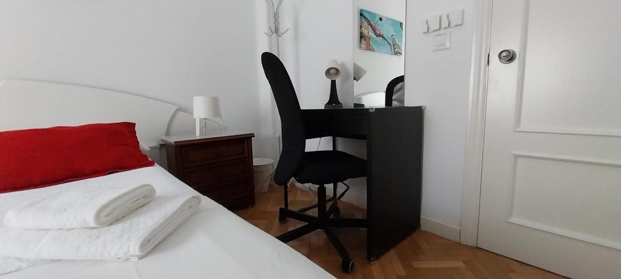 Center Private 7 Minutes Or 4 Metro Stops Apartamento Madrid