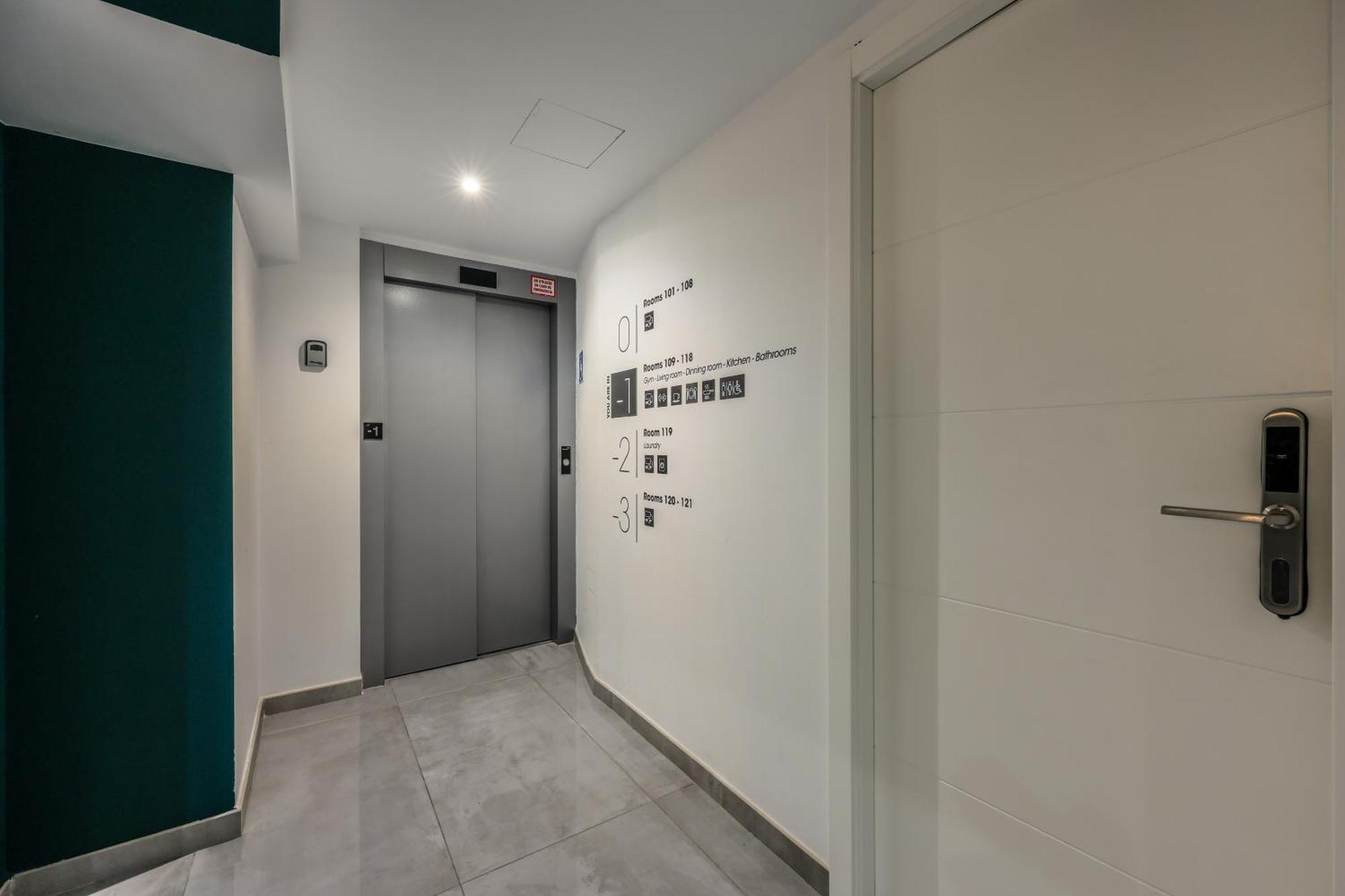 Amazinn Places Blasco De Garay 105 * Madrid