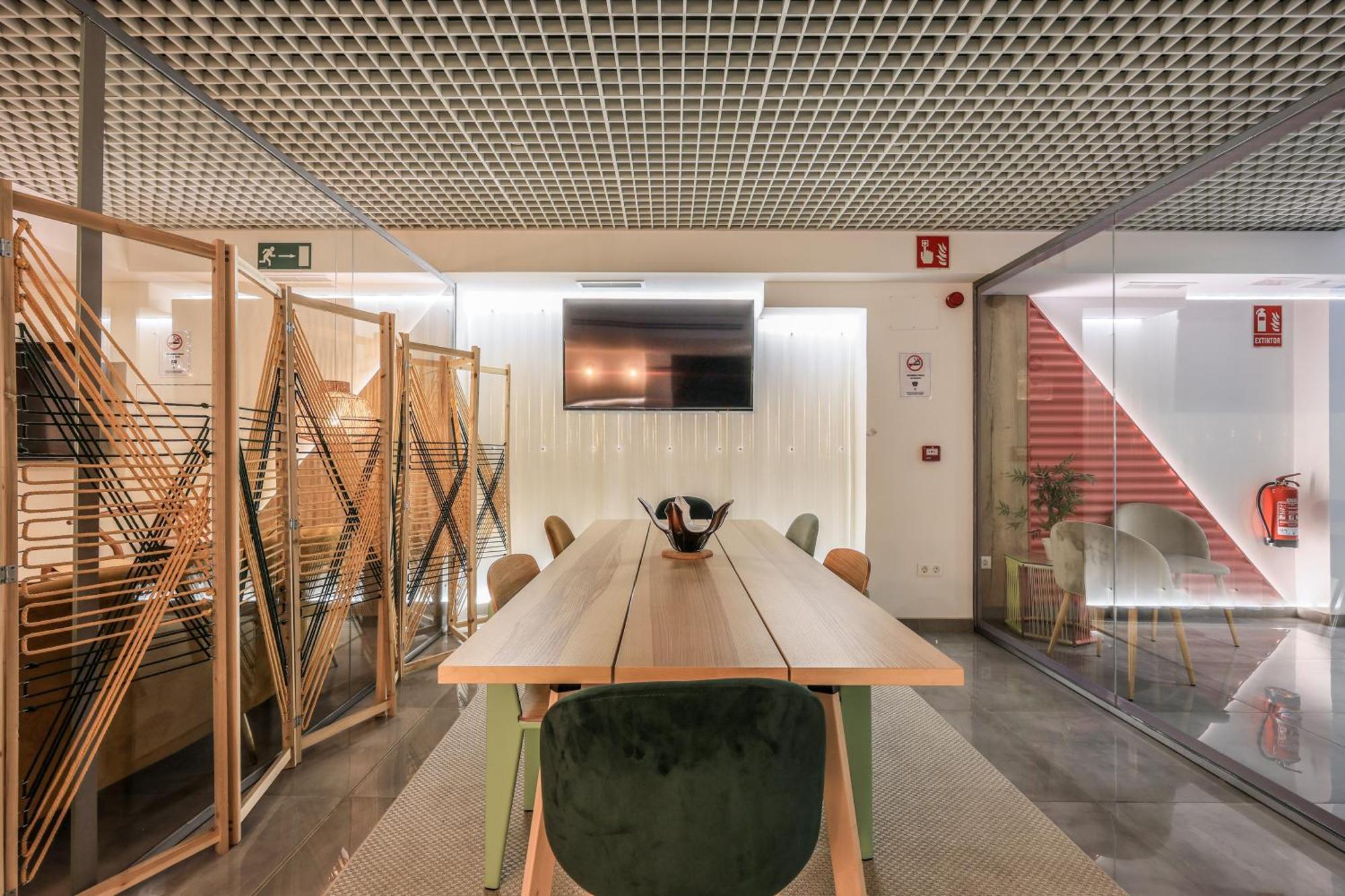 Amazinn Places Blasco De Garay 105 Madrid