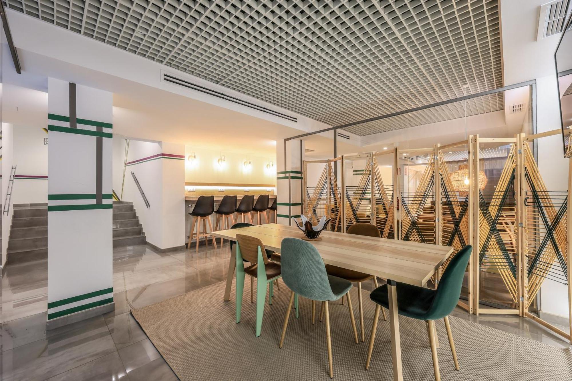 Amazinn Places Blasco De Garay 105 Madrid