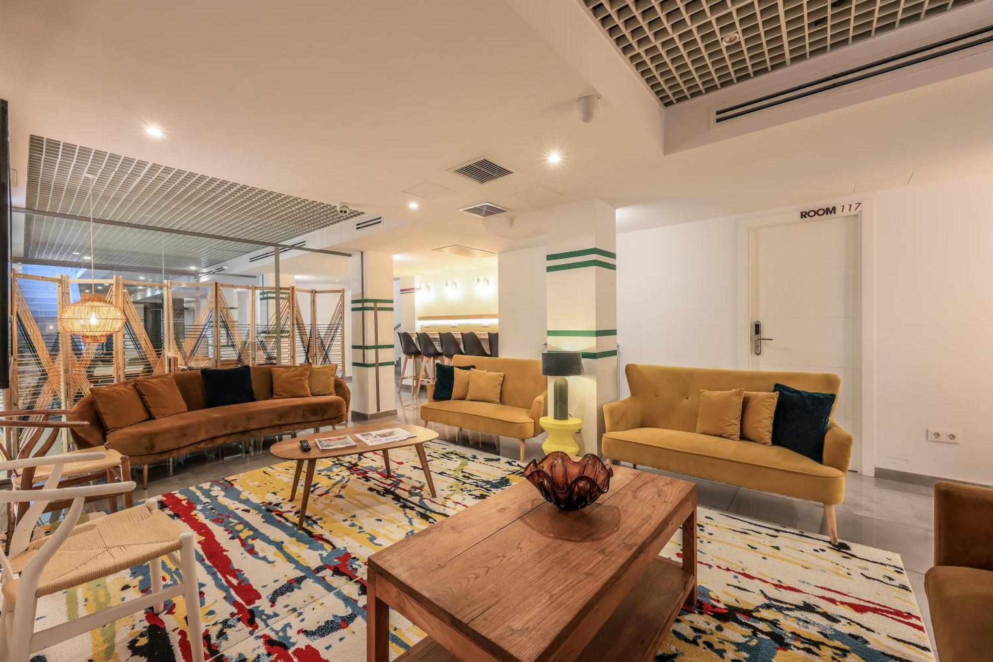 Guest house Amazinn Places Blasco De Garay 105 Madrid